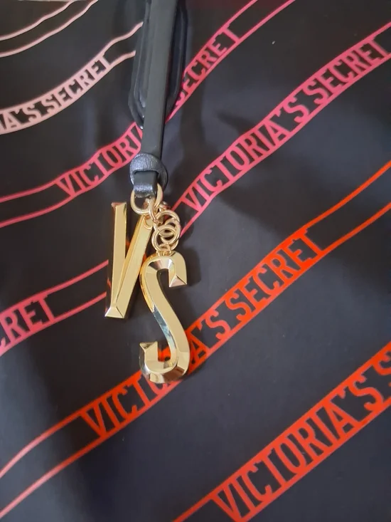 Victoria’s Secret Black Tote Bag Pink Red Signature Stripe Gold Charm Large Carr - Picture 3 of 6